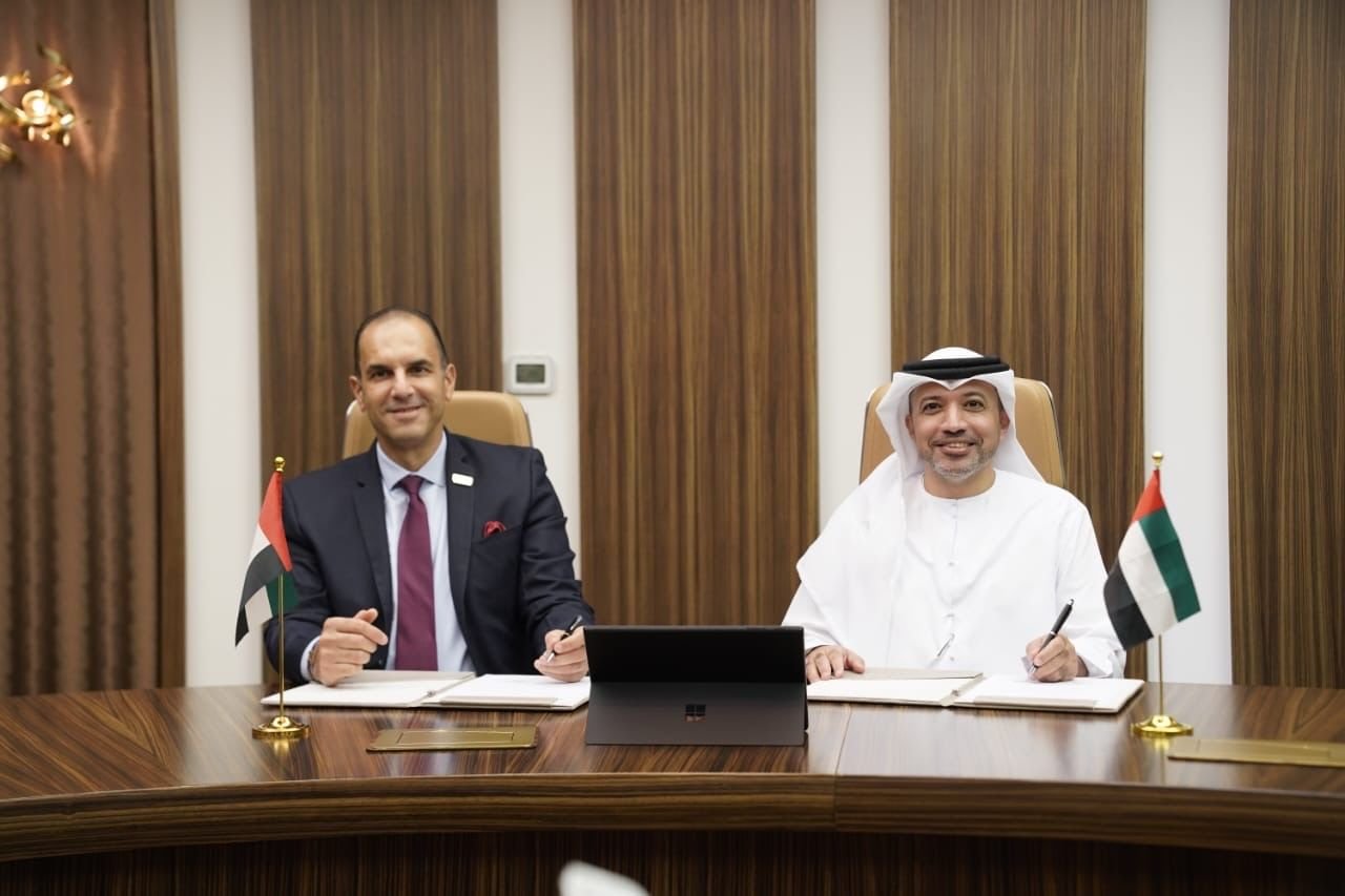 "الأراضي والتنظيم العقاري" وجامعة عجمان تتعاونان لدعم المجالات الأكاديمية والبحثية 1 "الأراضي والتنظيم العقاري" وجامعة عجمان تتعاونان لدعم المجالات الأكاديمية والبحثية