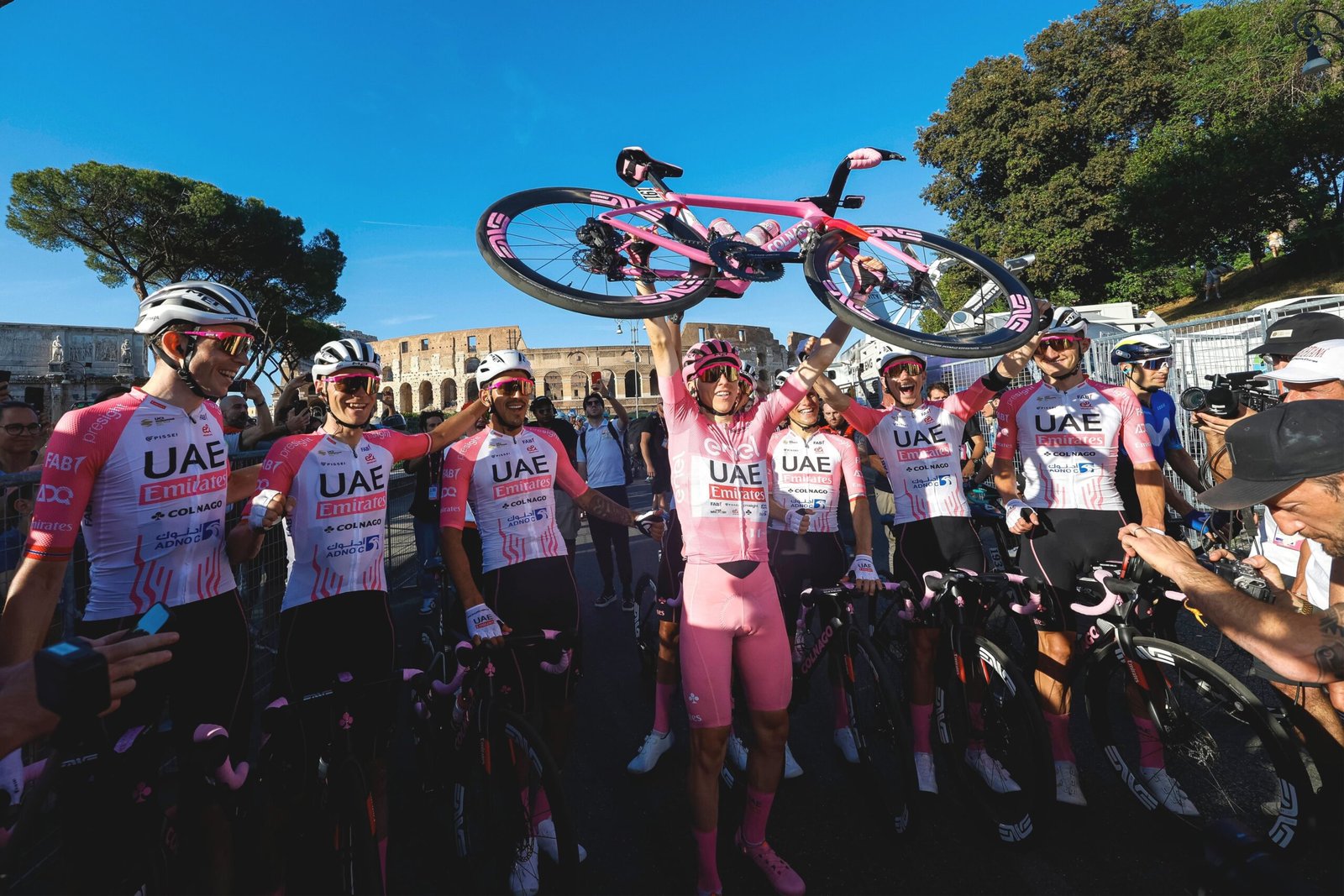 تادي بوجاتشار: فخور بتمثيل دولة الإمارات و"جيرو دا إيطاليا" محطة فارقة في مسيرتي 1 تادي بوجاتشار: فخور بتمثيل دولة الإمارات و"جيرو دا إيطاليا" محطة فارقة في مسيرتي