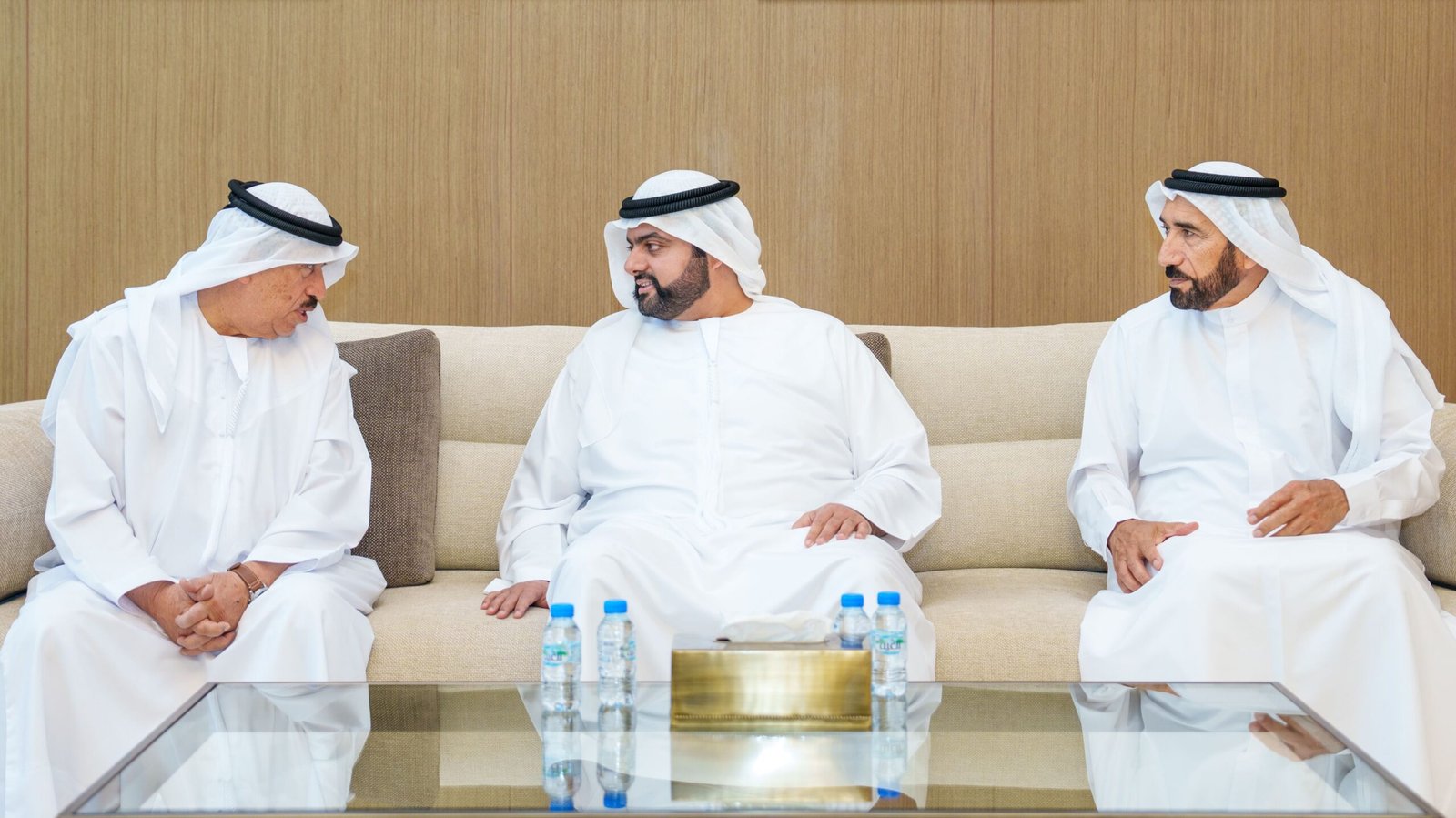 ولي عهد الفجيرة يقدم واجب العزاء في وفاة حرم سيف عبدالله الشعفار