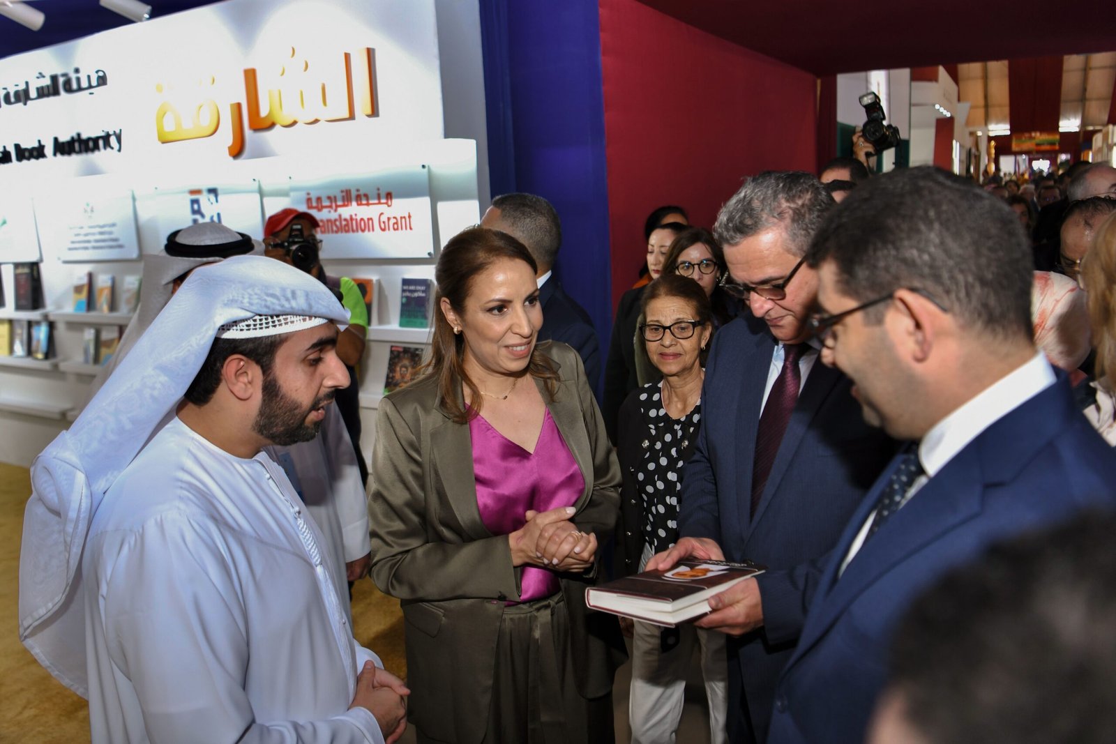 إقبال لافت على معرض "الشارقة للكتاب" في "الرباط للكتاب" 1 إقبال لافت على معرض "الشارقة للكتاب" في "الرباط للكتاب"