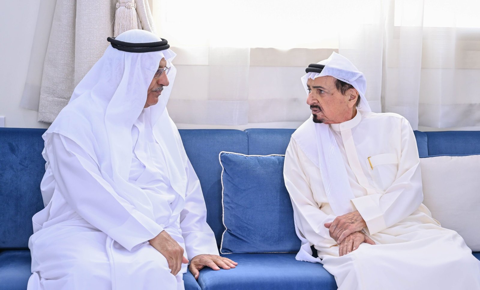 حاكم عجمان وولي عهده يتقبلان التعازي في وفاة الشيخة ميرة بنت علي النعيمي 1 حاكم عجمان وولي عهده يتقبلان التعازي في وفاة الشيخة ميرة بنت علي النعيمي