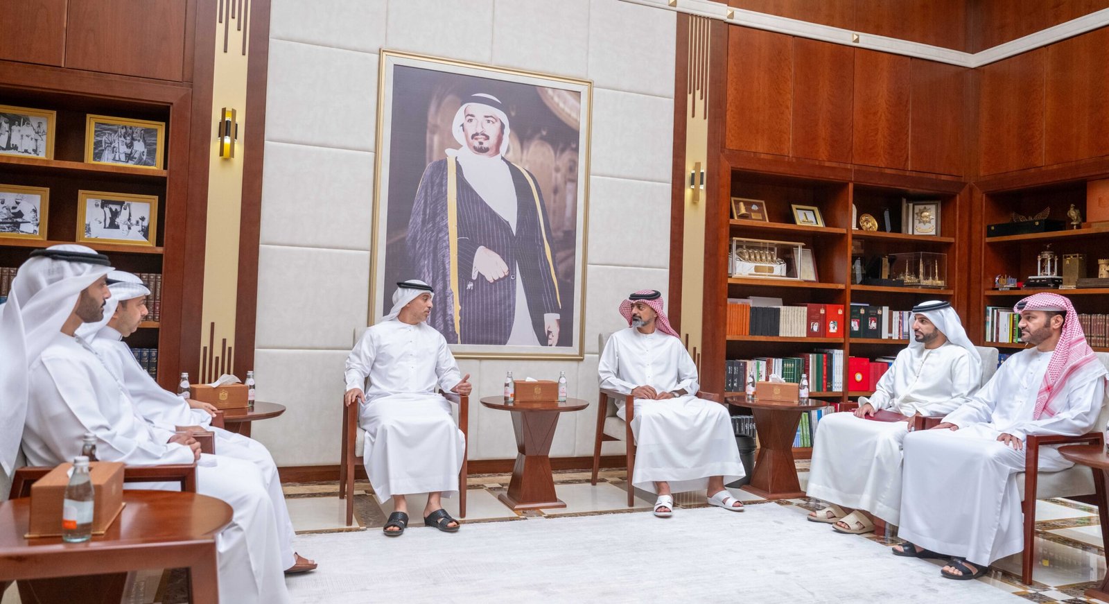 عمار بن حميد يطلع على استراتيجية وخطط وزارة التربية والتعليم