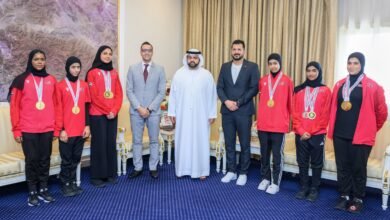 محمد الشرقي يستقبل لاعبي "الفجيرة للفنون القتالية"