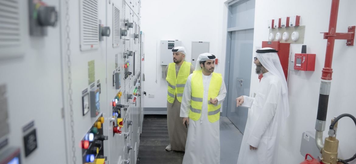 الفرق الميدانية لبلدية عجمان تواصل عملها في ظل الحالة الجوية السائدة