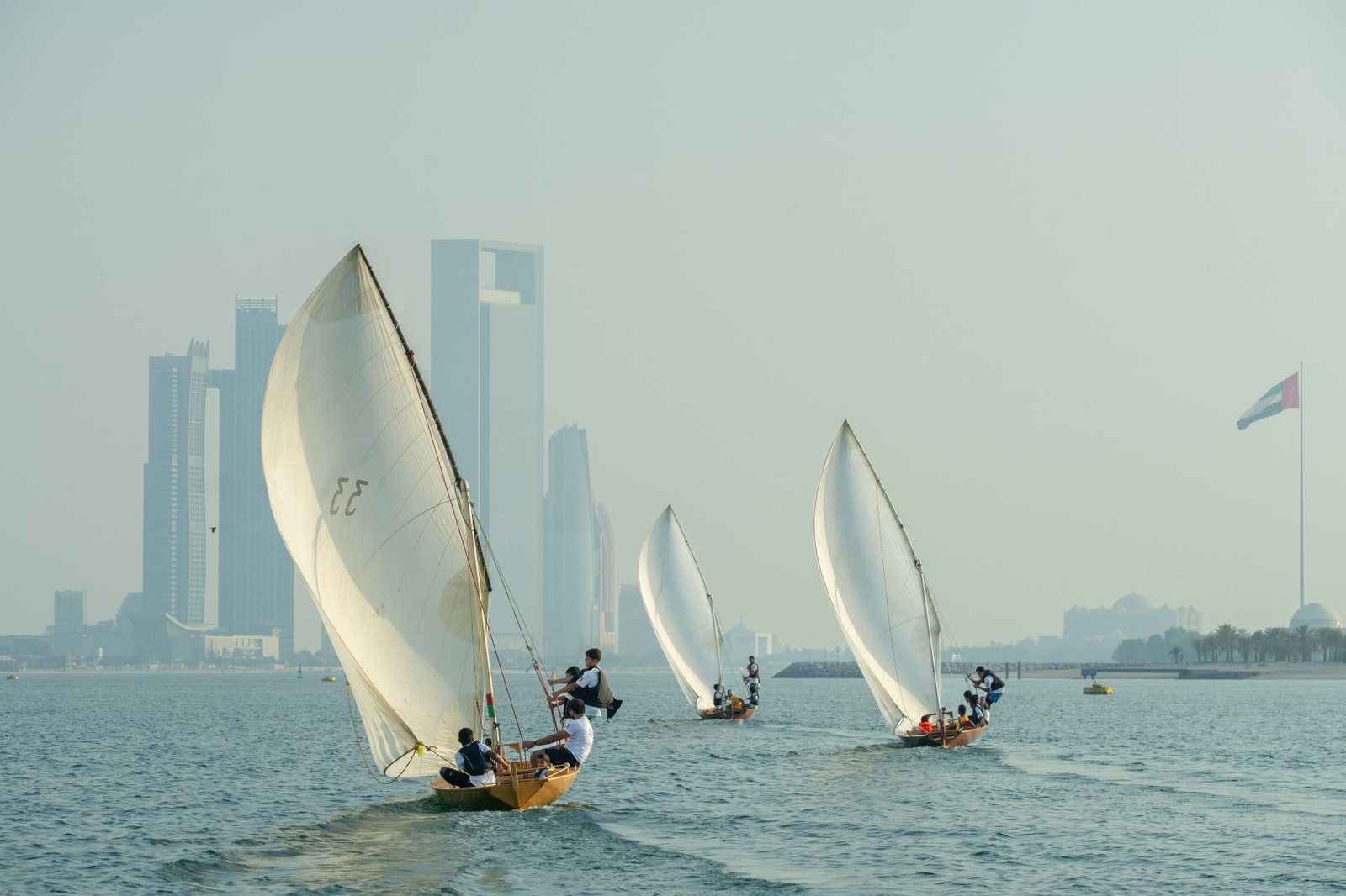 "أبوظبي للرياضات البحرية" يطلق موسمه الصيفي