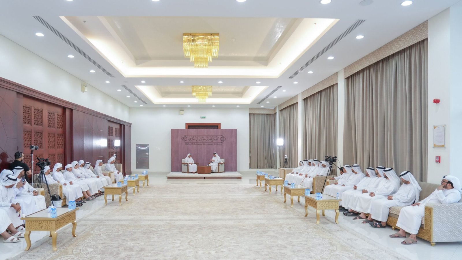 مجلس محمد بن حمد الشرقي يناقش موضوع "تحصين الأبناء من آفة المخدرات"*