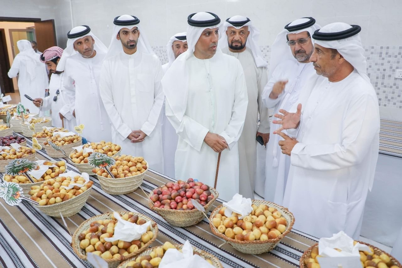 مهرجان الذيد للرطب يختتم فعالياته.. ويتوج 130 فائزًا من نخبة المزارعين وملاك النخيل 1 مهرجان الذيد للرطب يختتم فعالياته.. ويتوج 130 فائزًا من نخبة المزارعين وملاك النخيل