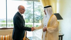 سعود بن صقر يستقبل السفير فوق العادة والمفوض لأوكرانيا لدى الإمارات 2 سعود بن صقر يستقبل السفير فوق العادة والمفوض لأوكرانيا لدى الإمارات