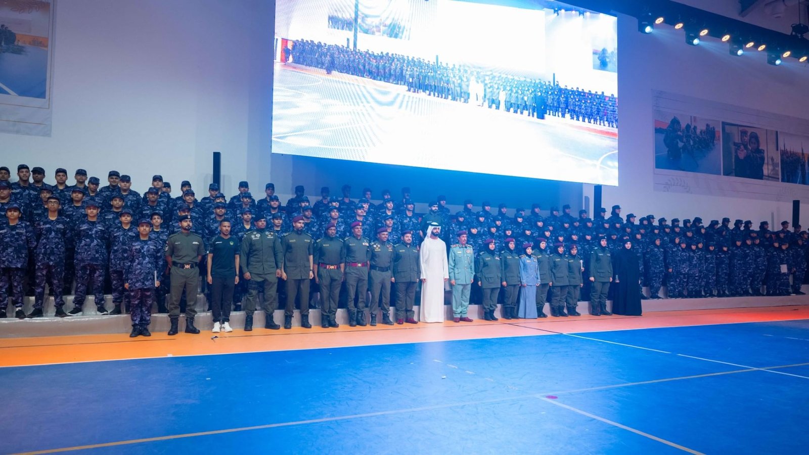 عمار بن حميد يشهد حفل تخريج طلبة "شرطة المستقبل"