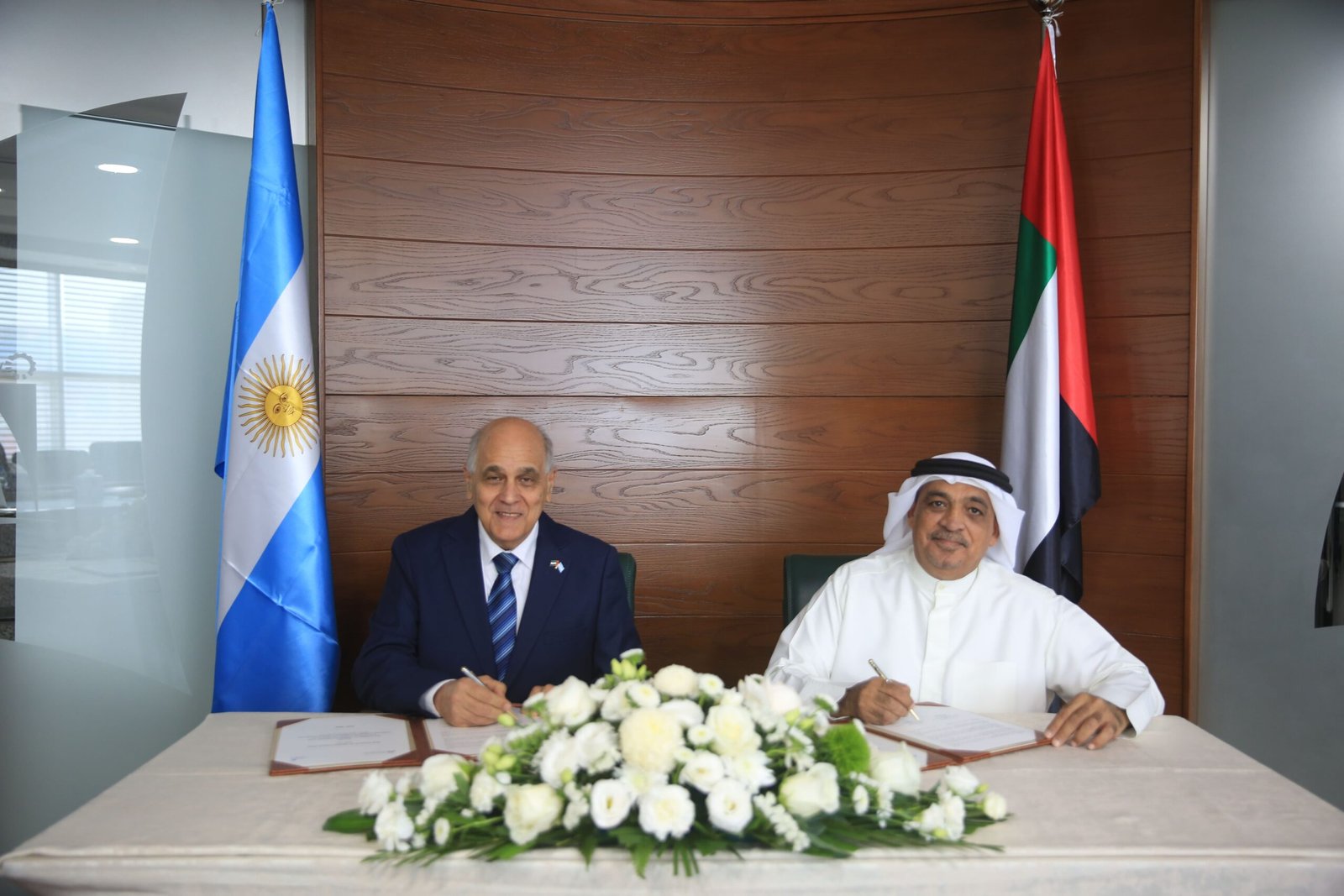 غرفة رأس الخيمة توقع اتفاقية تعاون مع نظيرتها الأرجنتينية