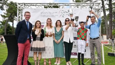 مهرجان منصور بن زايد للخيول العربية بفرنسا يتوج الفائزين في 5 سباقات