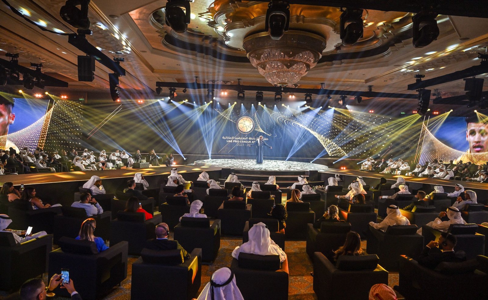 "رابطة المحترفين" تعلن القوائم النهائية لمرشحي حفل جوائز الموسم 2023 - 2024 1 "رابطة المحترفين" تعلن القوائم النهائية لمرشحي حفل جوائز الموسم 2023 - 2024