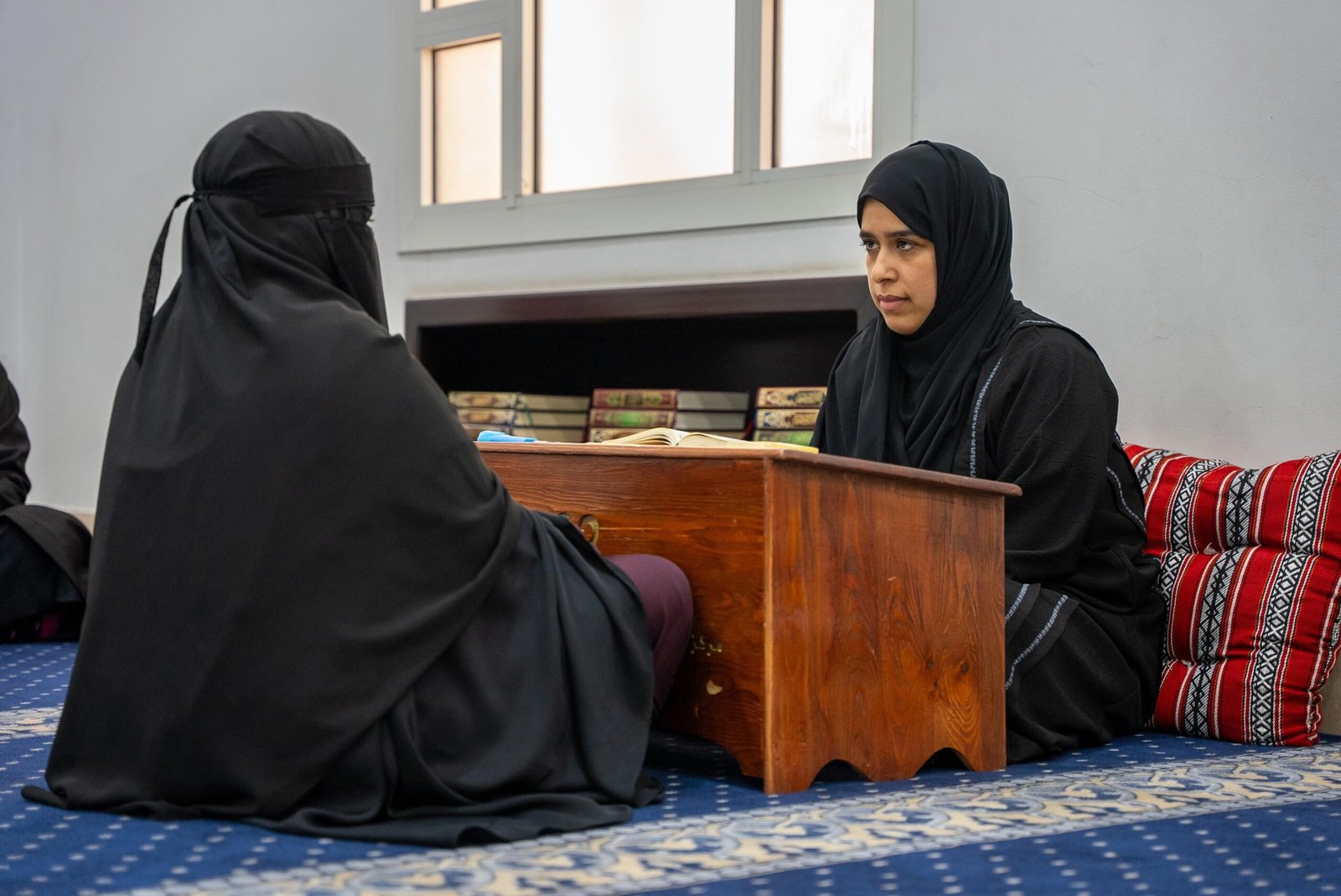 "حميد بن راشد النعيمي لخدمة القرآن" ينظم حلقات صيفية لكبار المواطنات وبراعم الإناث في مصفوت