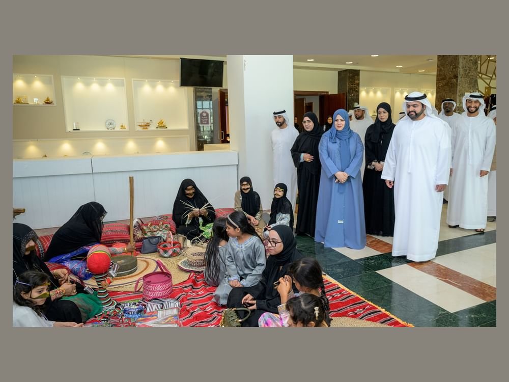 محمد الشرقي يزور المخيم الصيفي بمركز الفجيرة الإبداعي ويطّلع على برامجه 1 محمد الشرقي يزور المخيم الصيفي بمركز الفجيرة الإبداعي ويطّلع على برامجه