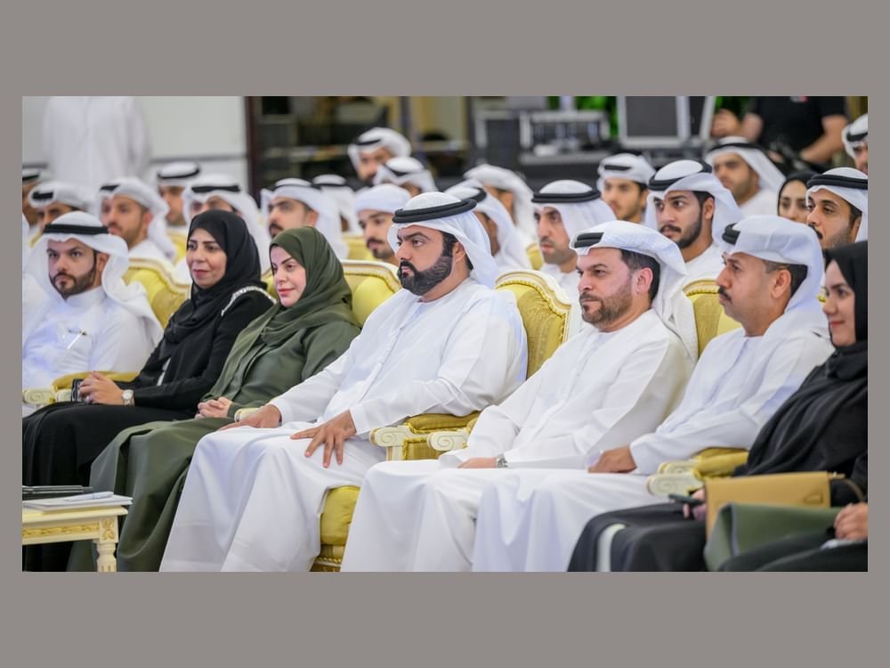 ولي عهد الفجيرة يشهد محاضرة ”الطريق نحو الاستدامة“ في "مجلس محمد بن حمد الشرقي"