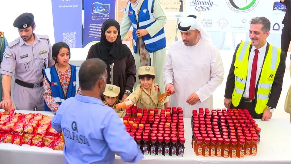 فريق عطاء حمدان التطوعي ينفذ مبادرة مجتمعية تستهدف 500 عامل بعجمان 1 فريق عطاء حمدان التطوعي ينفذ مبادرة مجتمعية تستهدف 500 عامل بعجمان