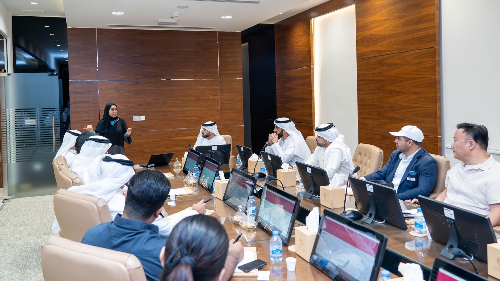 غرفة عجمان تنظم لقاء توعويا لشركات القطاع الخاص حول مستهدفات التوطين