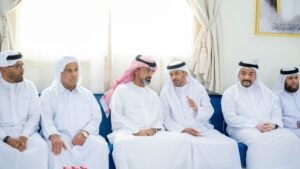 عمار بن حميد يقدم واجب العزاء في وفاة خليفة خلفان الشامسي