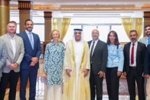 سعود بن صقر يشهد توقيع مذكرة تفاهم بين "راكز" وغرفة التجارة الأمريكية في دبي