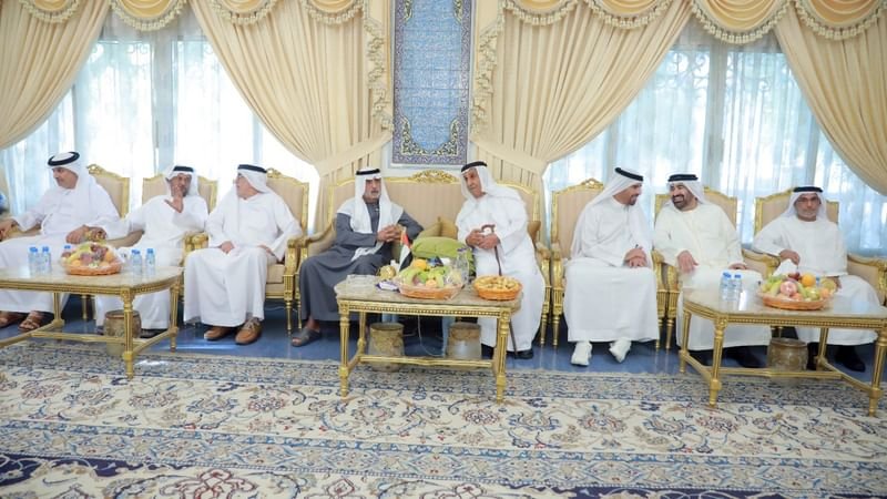 نهيان بن مبارك يعزي في وفاة الشيخة عائشة عبدالله المهيري