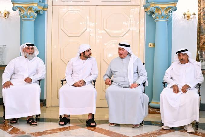 حمدان بن محمد يقدّم واجب العزاء في وفاة موزة بنت محمد عبدالله الموسى 1 حمدان بن محمد يقدّم واجب العزاء في وفاة موزة بنت محمد عبدالله الموسى