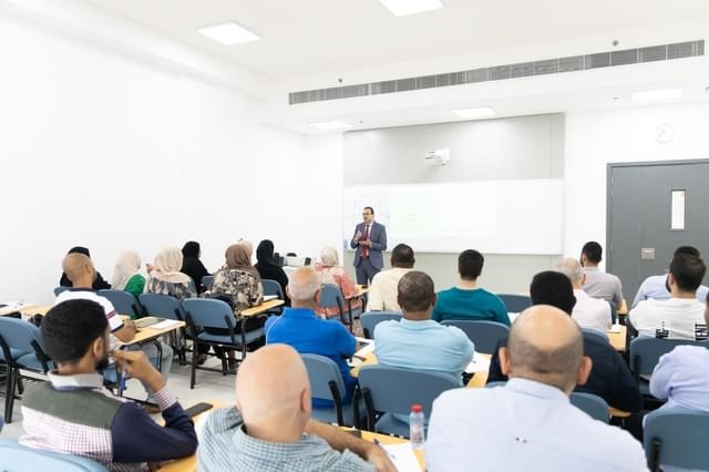 "عجمان للإحصاء" يعزز مهارات الباحثين الميدانيين لـ"مشروع المسح الاقتصادي 2024"