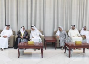 حاكم الشارقة يعزي حاكم أم القيوين في وفاة الشيخ عبدالله بن أحمد المعلا