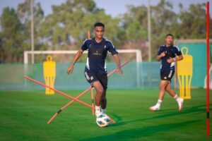 بعثة أبيض الشباب تُغادر إلى الكويت للمشاركة في تصفيات كأس آسيا