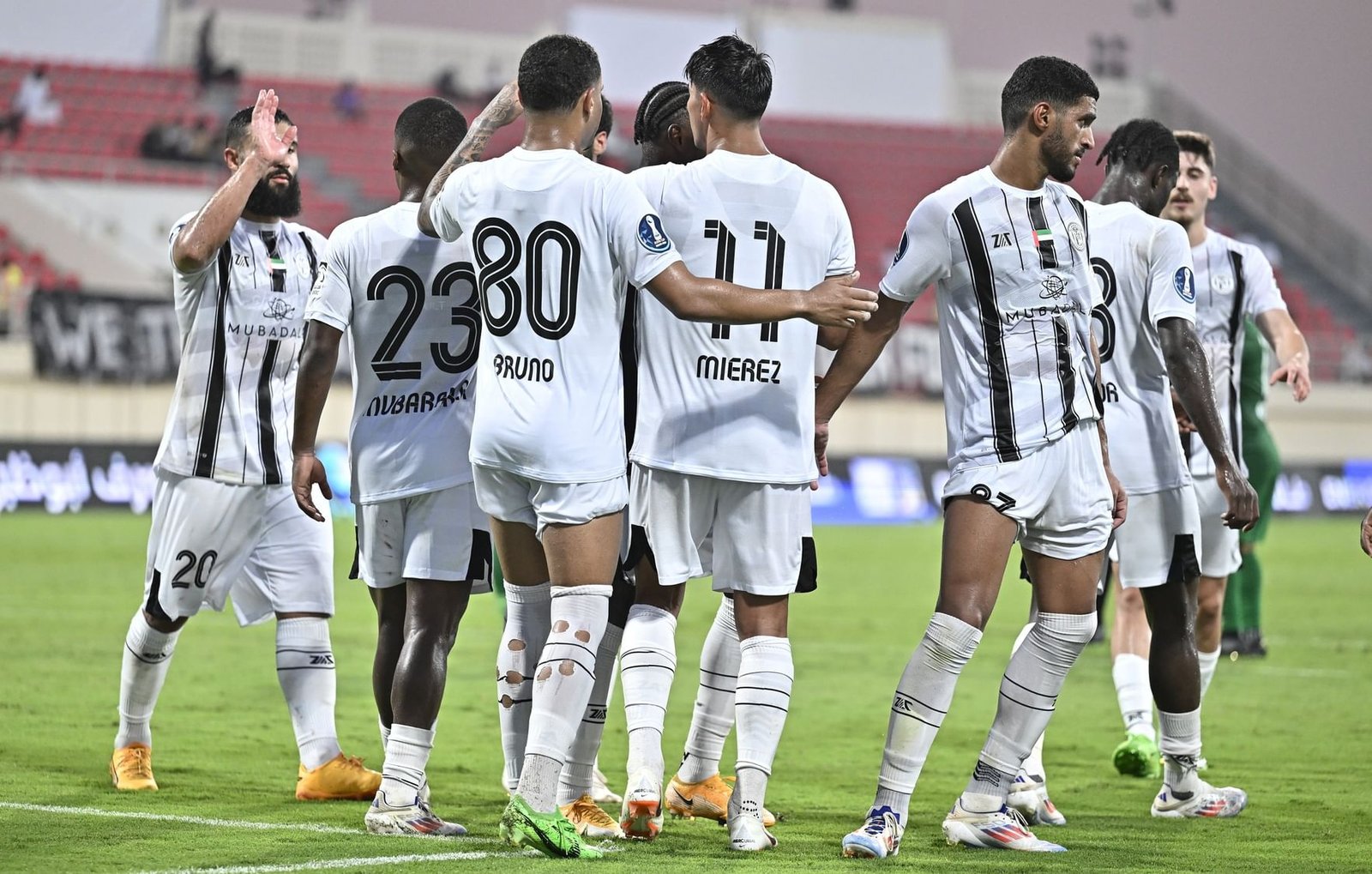 الصفقات الجديدة ترفع القيمة السوقية لدوري أدنوك للمحترفين إلى رقم قياسي 1 الصفقات الجديدة ترفع القيمة السوقية لدوري أدنوك للمحترفين إلى رقم قياسي