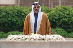 ولي عهد أبوظبي يزور ضريح المهاتما غاندي