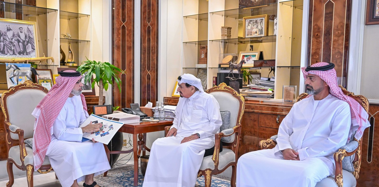 حاكم عجمان يطلع على نتائج النشاط الصيفي لمركز حميد بن راشد لخدمة القرآن 1 حاكم عجمان يطلع على نتائج النشاط الصيفي لمركز حميد بن راشد لخدمة القرآن