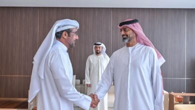 عمار بن حميد يستقبل الهاجري ويطلع على خطط تطوير قطاع الرياضة