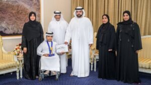 محمد الشرقي يلتقي الطالب سليمان العنتلي الفائز بالمركز الأول في ”تحدي القراءة العربي“ ضمن فئة أصحاب الهمم