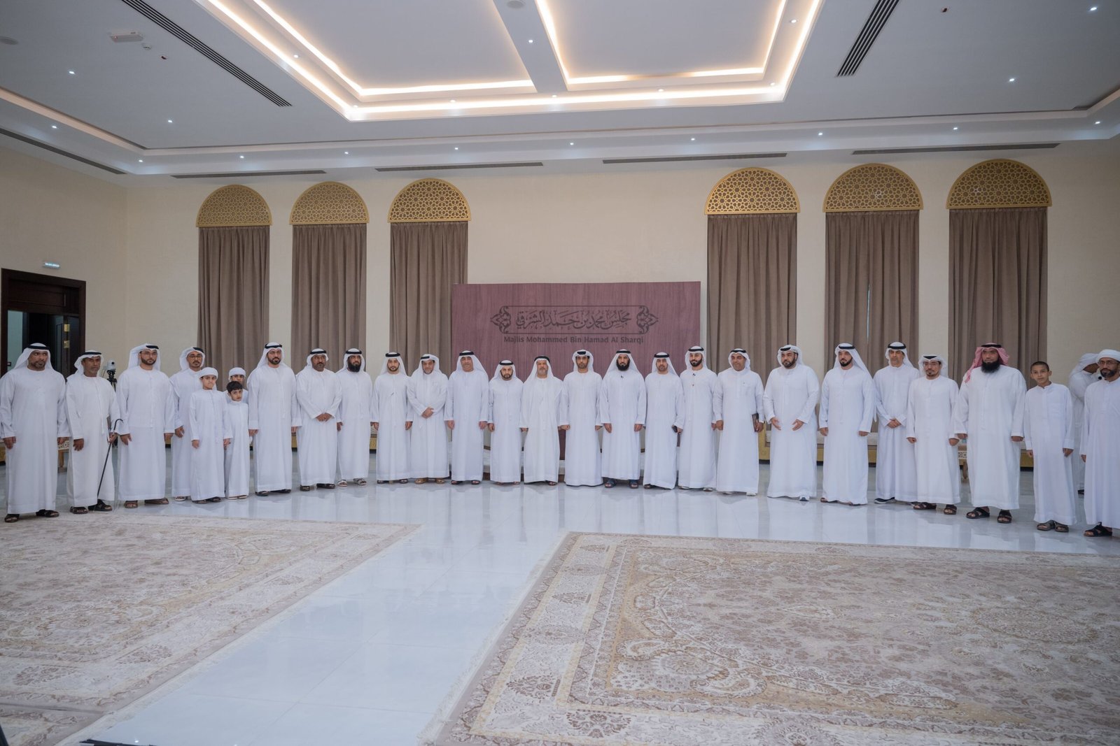 جلسة بـ"مجلس محمد بن حمد الشرقي" تسلط الضوء على التاريخ والتراث المحلي 1 جلسة بـ"مجلس محمد بن حمد الشرقي" تسلط الضوء على التاريخ والتراث المحلي