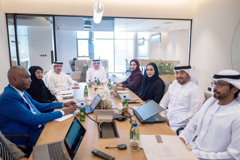 "العليا للبيانات" تستعرض مشروع توأم عجمان الرقمي والسياسة العامة للبيانات بالإمارة