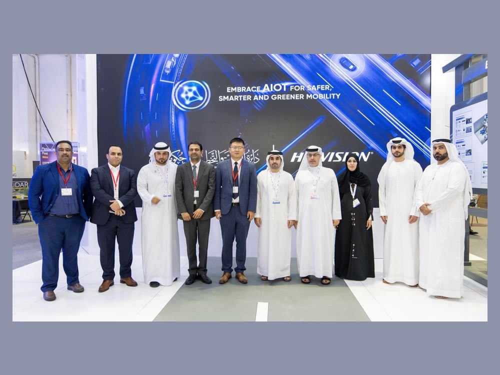 بلدية عجمان وهايكفيجن تتعاونان في مجال المدن الذكية