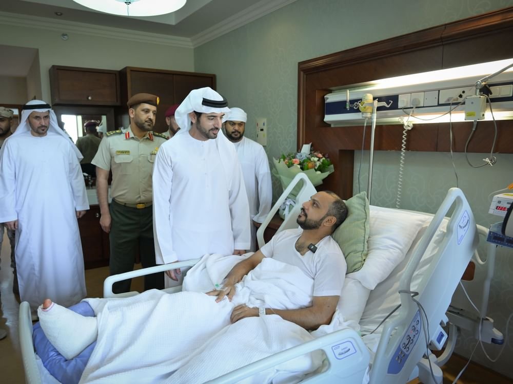 حمدان بن محمد يزور المصابين من رجال قواتنا المسلحة البواسل في مستشفى زايد العسكري