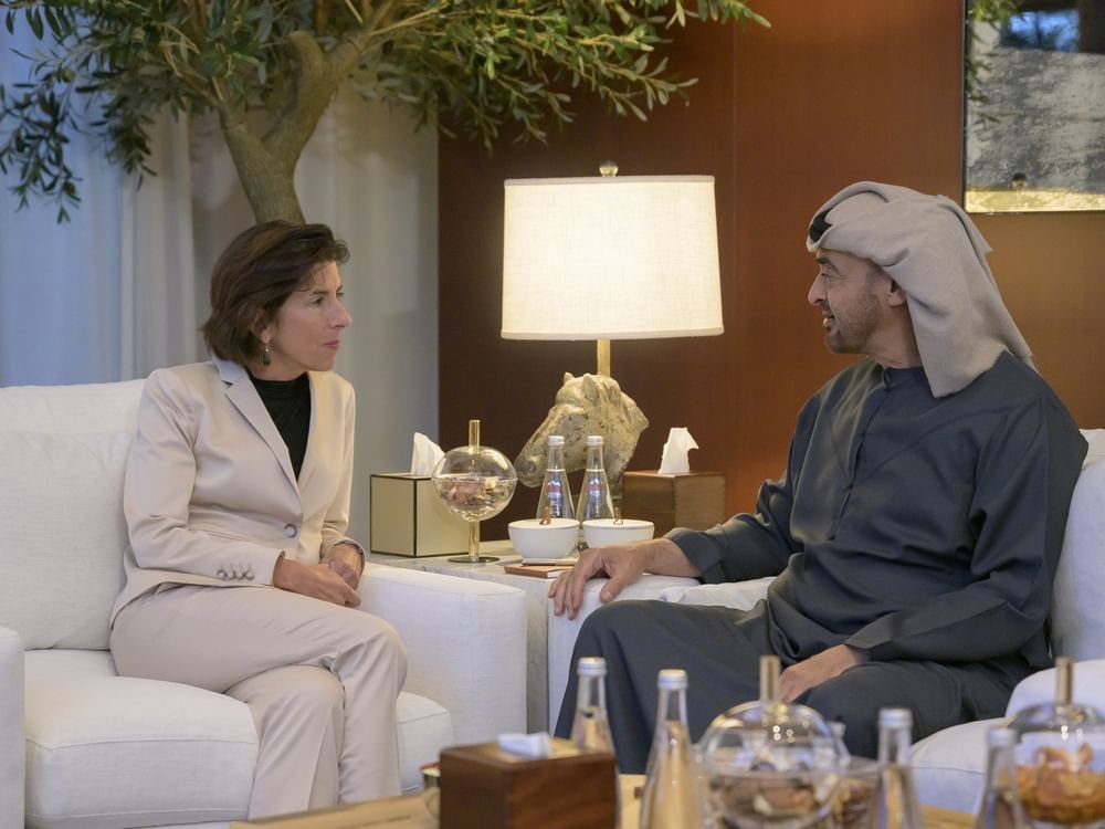 رئيس الدولة يلتقي وزيرة التجارة الأمريكية في إطار زيارته الرسمية للولايات المتحدة