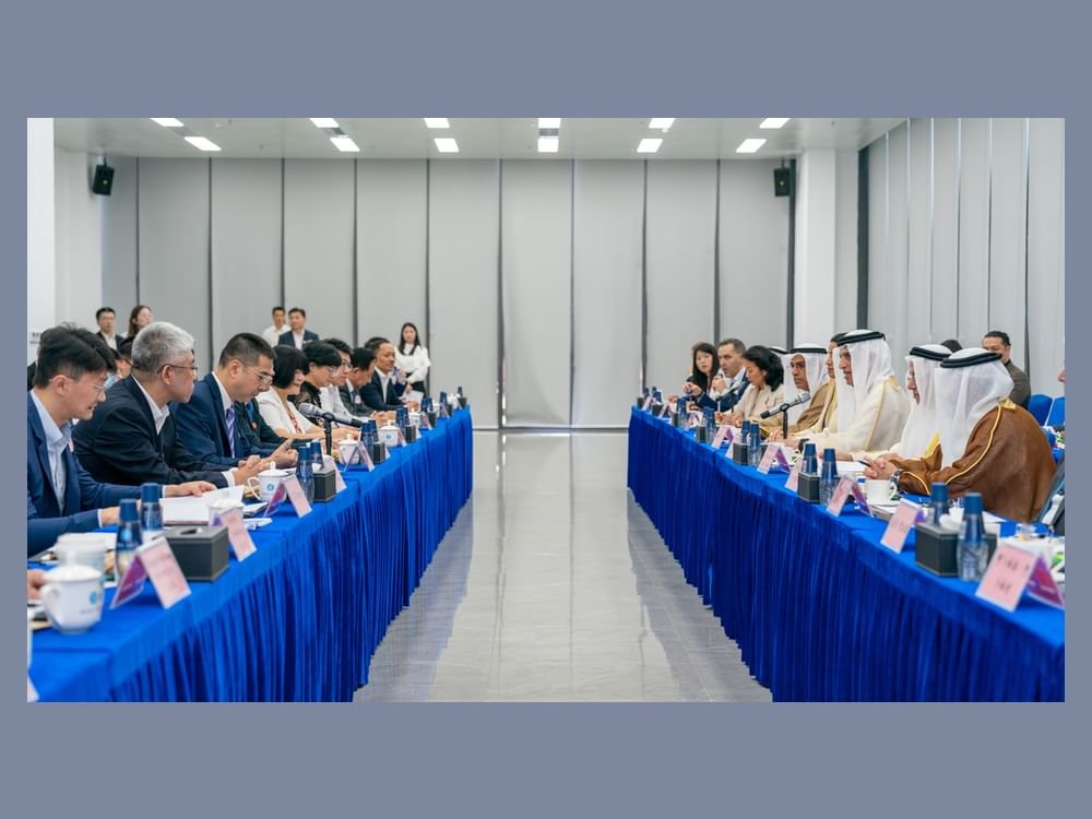 حاكم رأس الخيمة يحضر ندوة التعاون الاقتصادي والتجاري في الصين