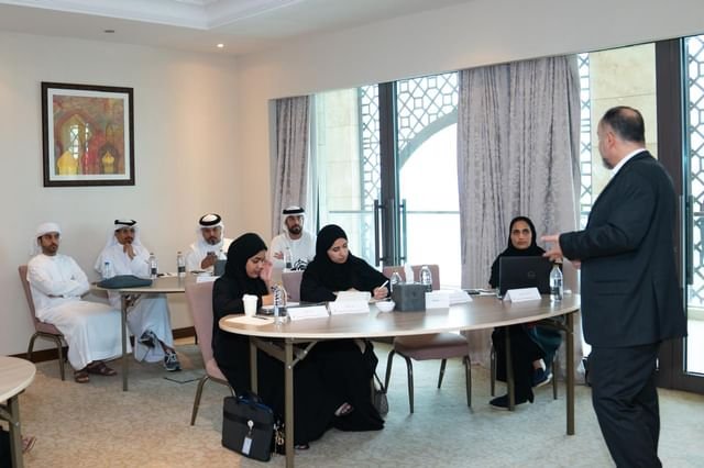 دائرة الموارد البشرية بعجمان تطلق برنامج الدبلوم المهني لموظفي حكومة الإمارة