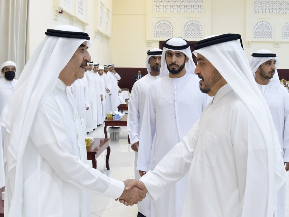 حاكم أم القيوين يتقبل العزاء من عبدالله بن محمد آل ثاني في وفاة الشيخ عبدالله بن أحمد المعلا 1 حاكم أم القيوين يتقبل العزاء من عبدالله بن محمد آل ثاني في وفاة الشيخ عبدالله بن أحمد المعلا