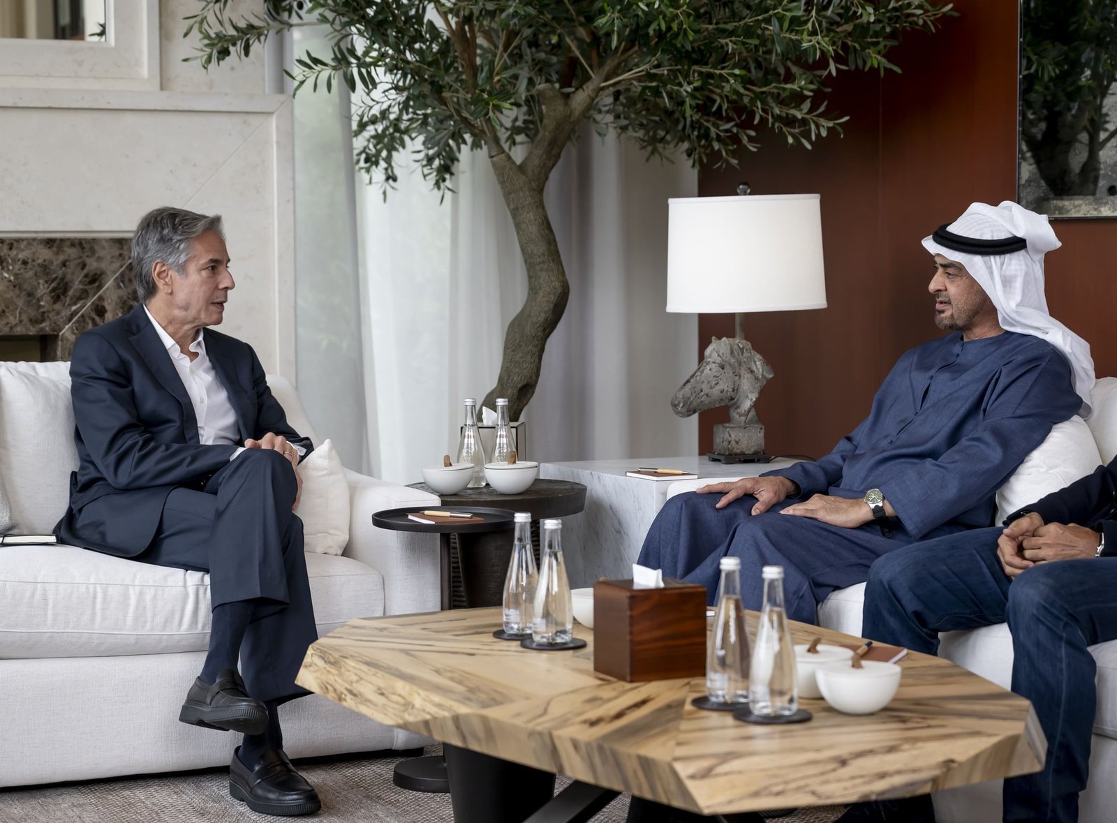 رئيس الدولة يلتقي وزير الخارجية ومستشار الأمن القومي في إطار زيارته الرسمية إلى الولايات المتحدة