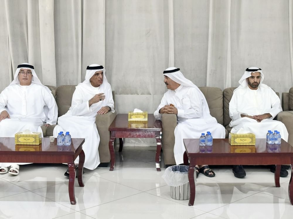 حاكم أم القيوين يتقبل تعازي حاكم رأس الخيمة بوفاة الشيخ عبدالله بن أحمد المعلا