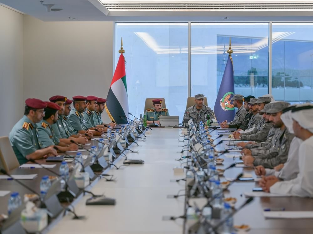 الحرس الوطني وشرطة الفجيرة يبحثان تعزيز التعاون وتوحيد الجهود الأمنية