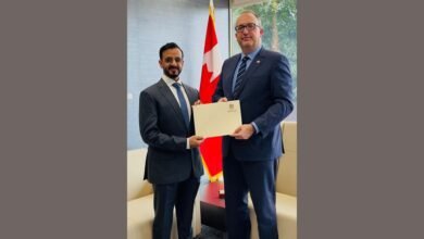 سفير الإمارات يقدم نسخة من أوراق اعتماده إلى مسؤول في الخارجية الكندية