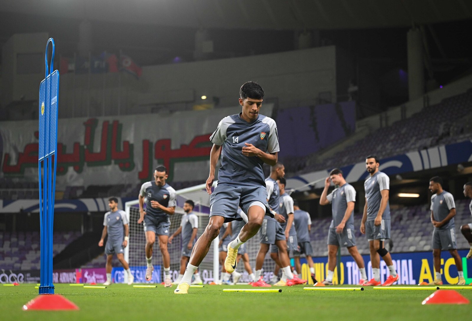 الأبيض يواجه منتخب كوريا الشمالية على استاد هزاع بن زايد