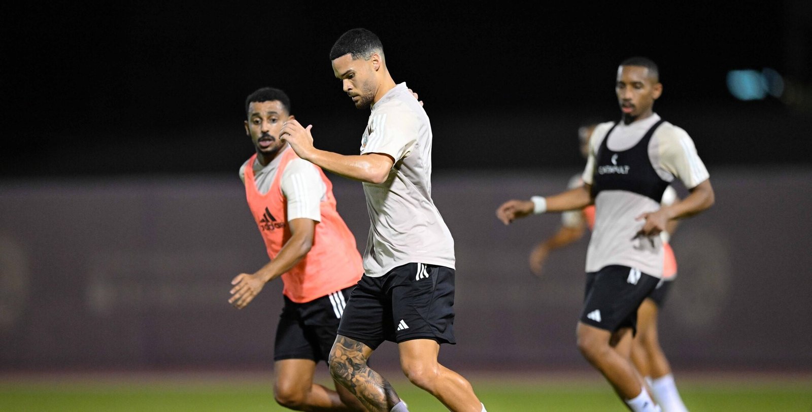 الأبيض يستعد لمواجهة كوريا الشمالية وطاقم أردني يُدير اللقاء