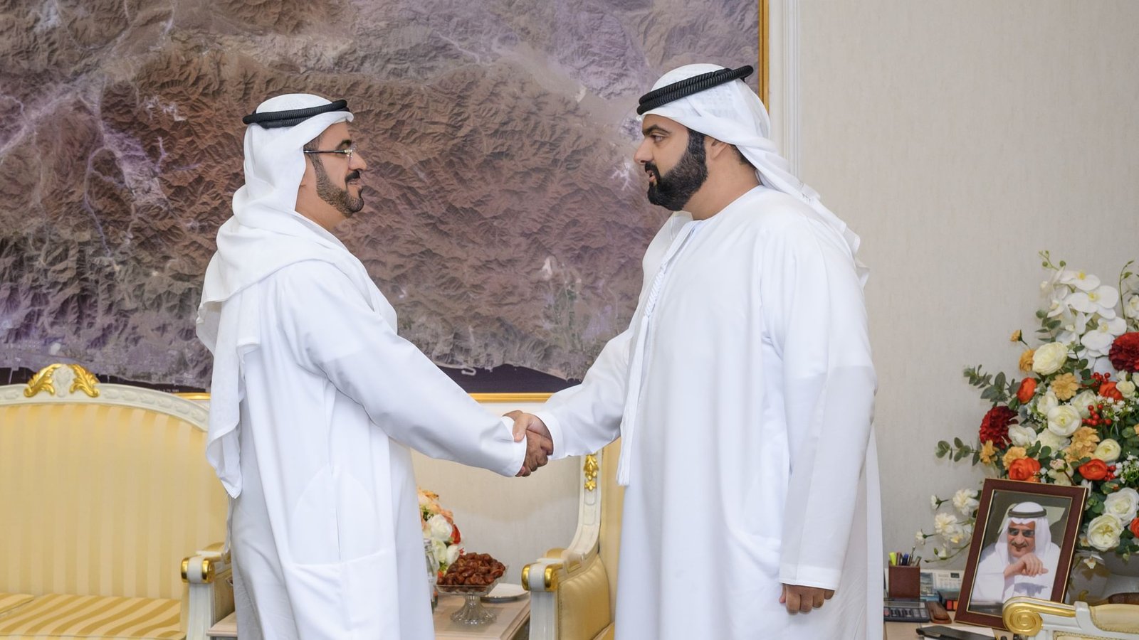 محمد الشرقي يستقبل مدير بلدية دبا الفجيرة ويطلع على مشاريعها التطويرية