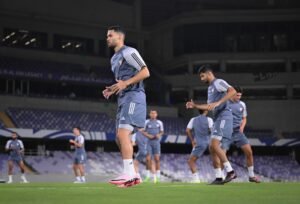 الأبيض يواجه منتخب كوريا الشمالية على استاد هزاع بن زايد