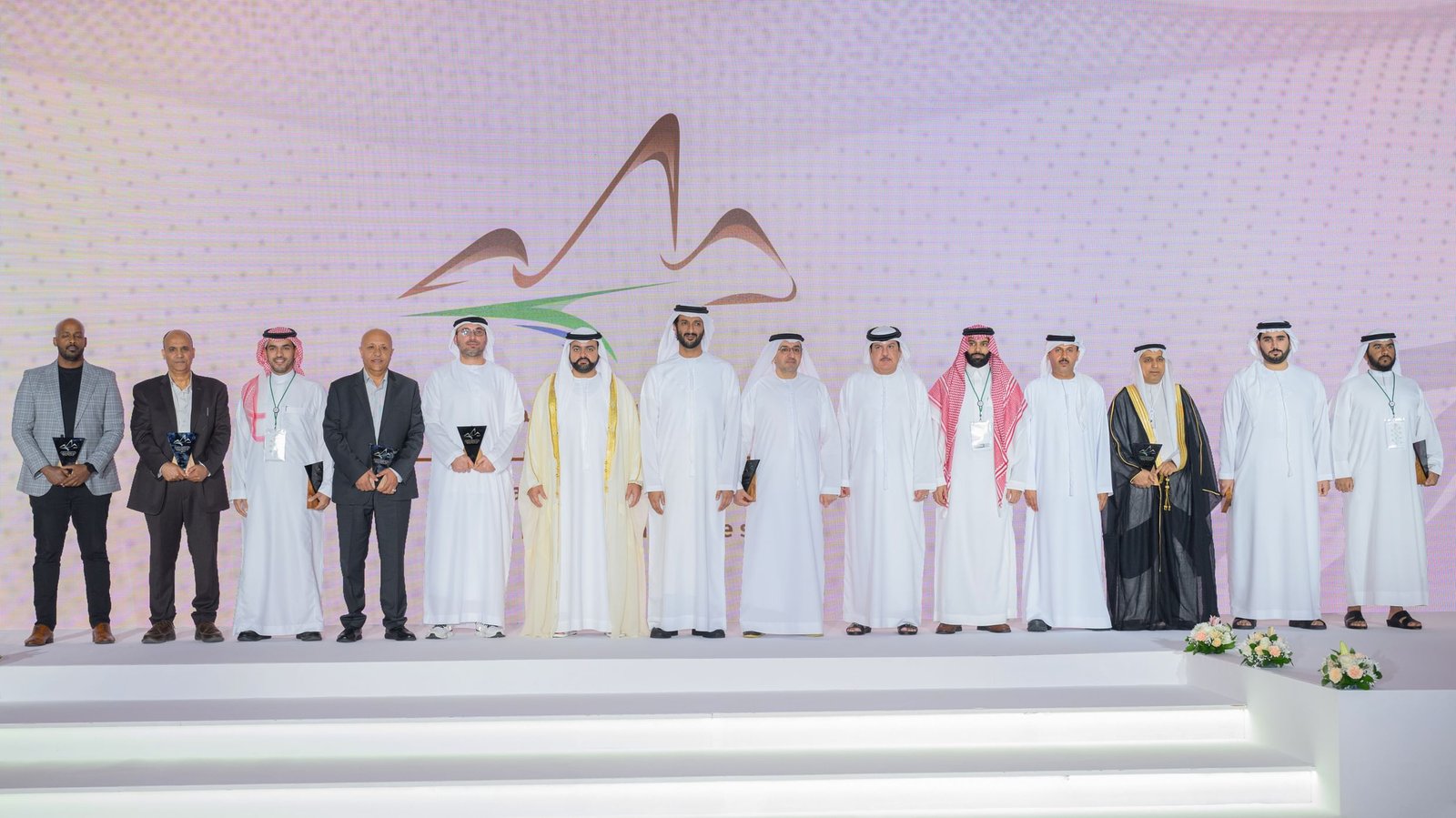 برعاية حاكم الفجيرة.. محمد الشرقي يشهد انطلاق مؤتمر الفجيرة الدولي للتعدين